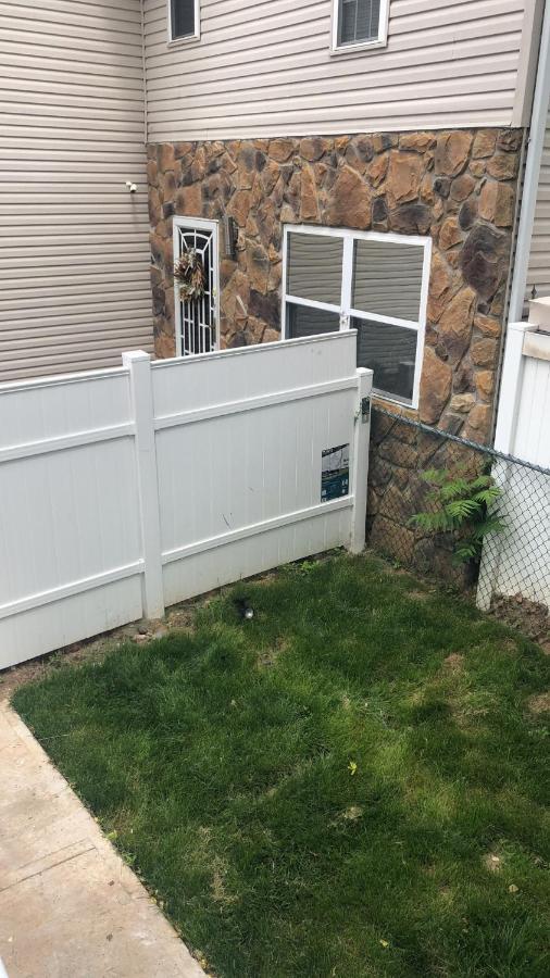 Cozzy Room With Private Entrance And Drive Way New York Exterior foto